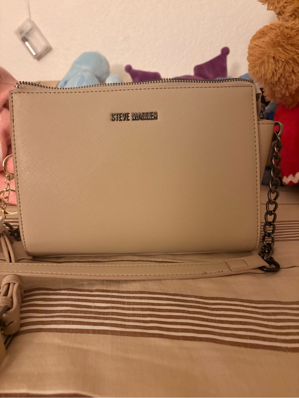 Steve Madden Neutral Beige Crossbody Bag with Chain Strap